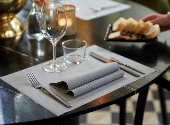 Praktisch und stimmig: Tischsets für Ihre Gastronomie
