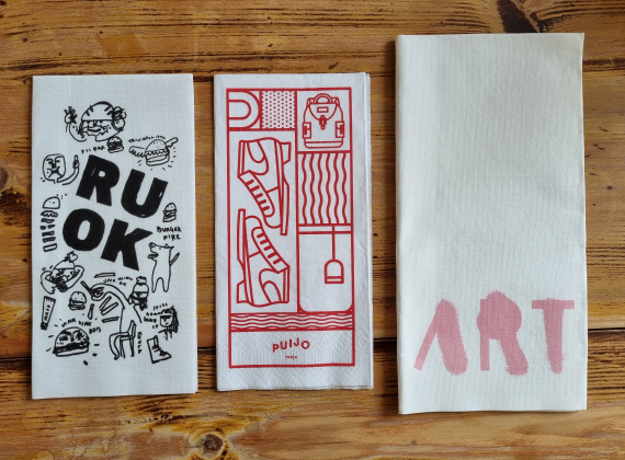 Printed napkins with artsy motivs