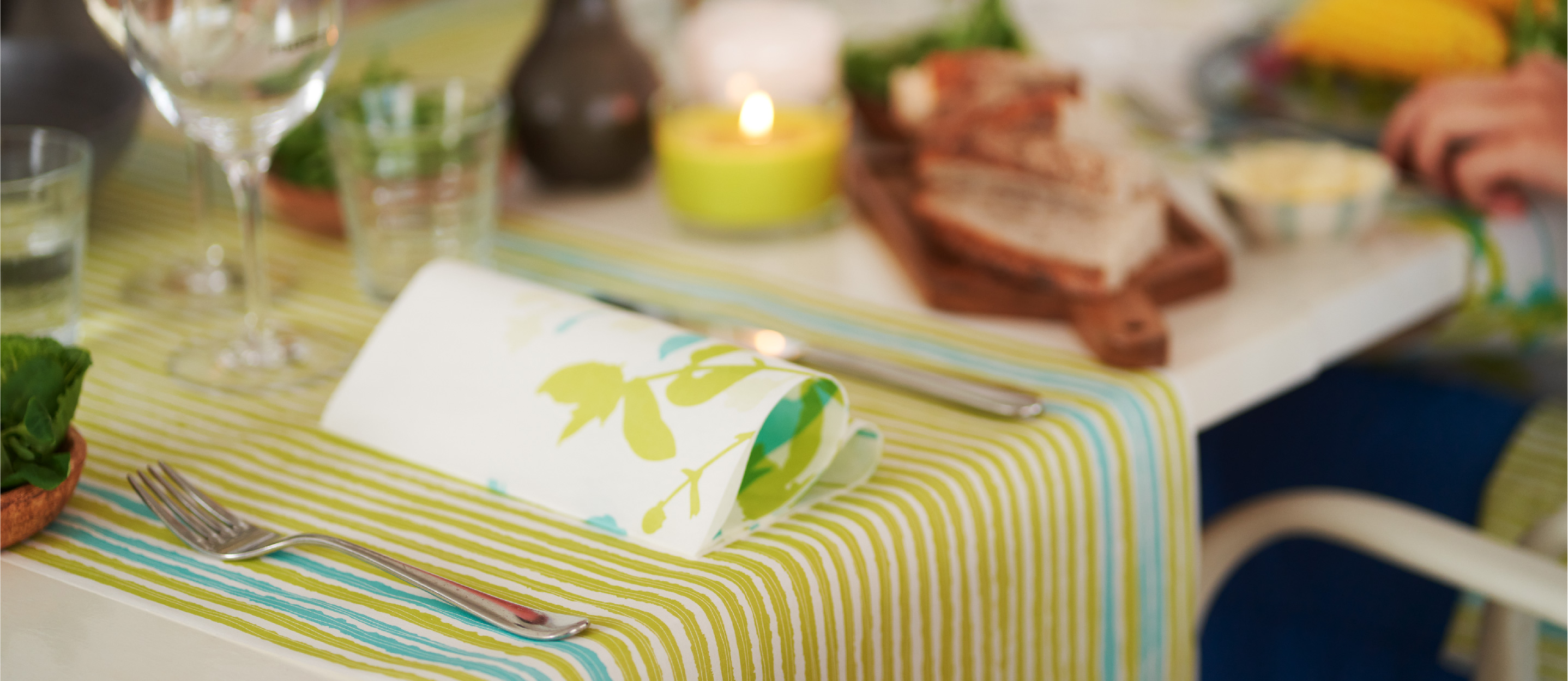 A table set with Elise napkin and Elise Stripes table cover